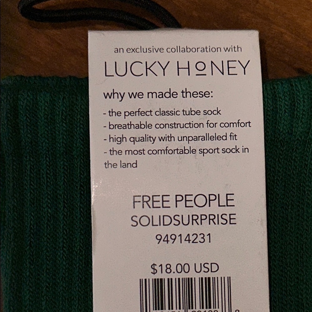 Free People Solid Surprise Butti Green Socks NWT - Picture 4 of 11